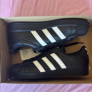 NWT US 7 Adidas Superstar 82 Black with White Stripes